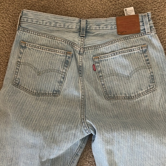 Women’s Levi’s 501 81 Straight Jeans - Picture 5 of 8